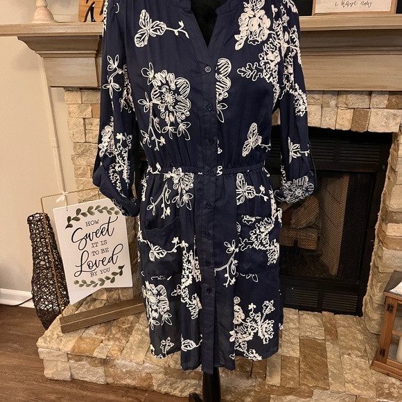 Women’s Summer Button-Up Dress - Picture 1 of 4